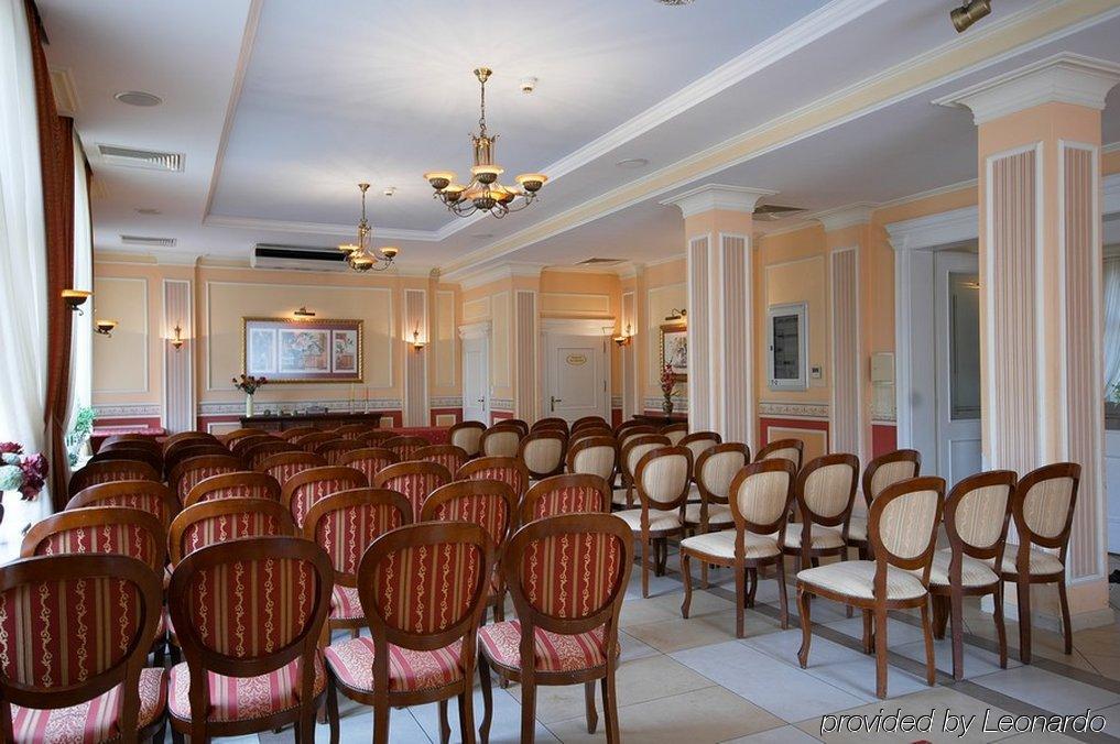 Villa Royal Ostrów Wielkopolski Bekvämligheter bild